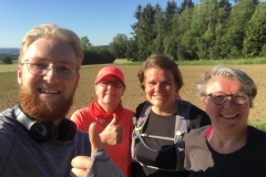 Startnummer 366: Running for Sarah 🐧🍀
Sabine 370
Andrea 481
Maxi 462
Milena 367
Mara-Luise 368
Nadiene 366
Einen schönen Lauf durch den Hunsrück!